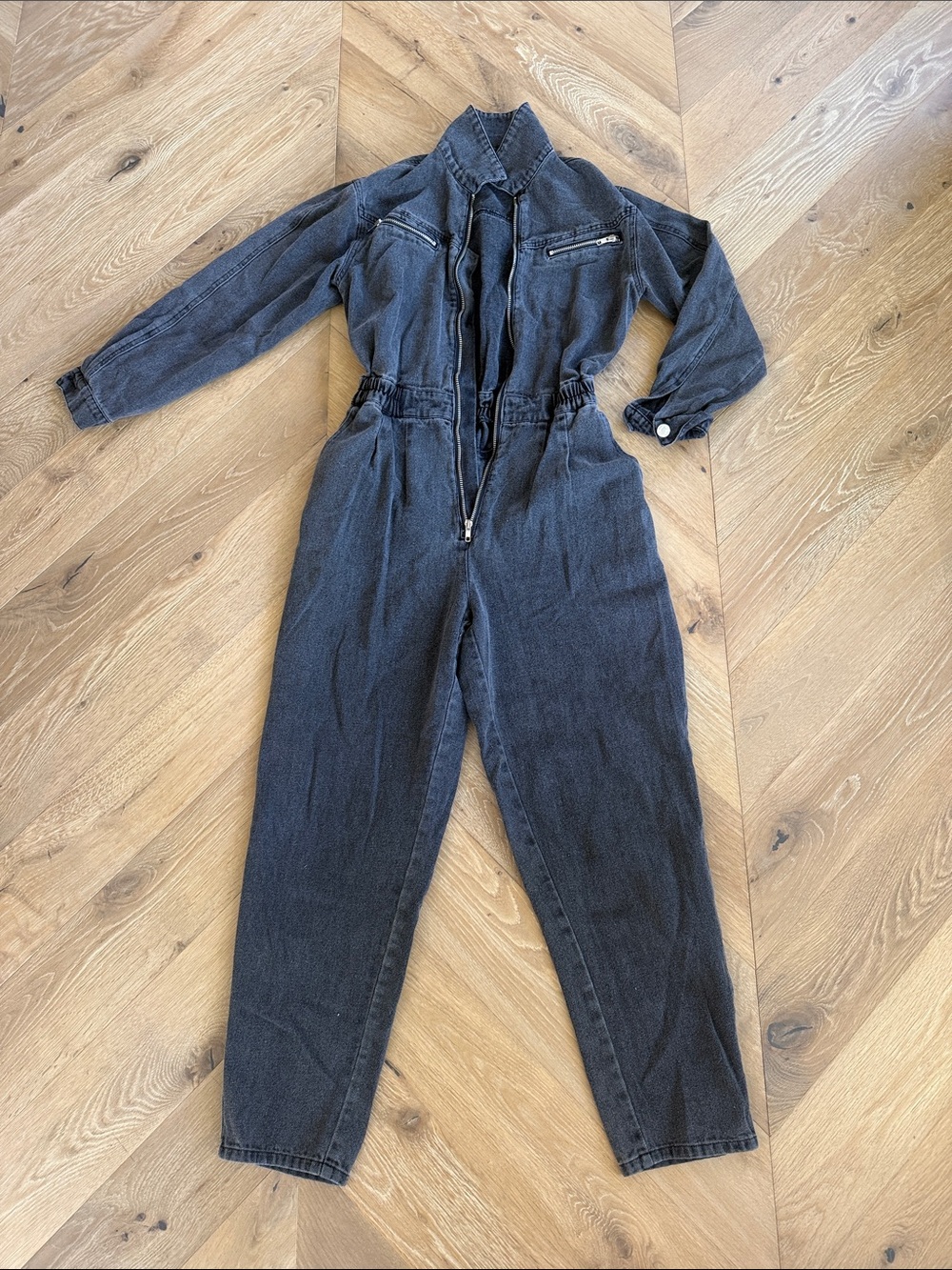 VINTAGE jumpsuit, cinched waste, pleated leg, front zipper | xs